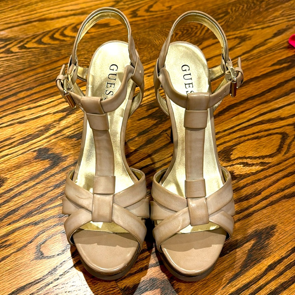 Guess Nude Beige Taupe Platform Sandal size 6.5